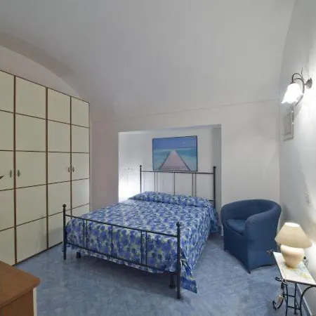 Appartamento Sleeps 4 T721459 Praiano